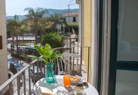Sorrento City Centre House | Grace Suites Sorrento