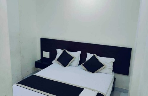 Kaloor Hotel | Grace Tourist Home