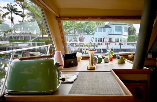 Nurmi Isles Boat Rental | Graceland Boathouse on Las Olas, walk to Beach & Downtown