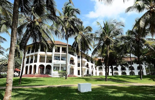 Mombasa House | Gracious, Comfortable Room w/ Balcony and Historic Charm at Beachside Hotel