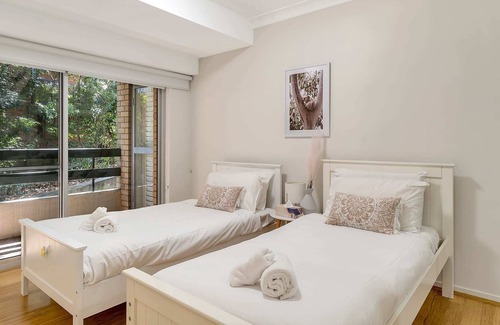 Greenwich Apartment | Gracious Greenwich with Tuscan Terrace