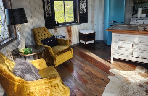 Center Point Cabin | Grain Bin Cabin in the Country