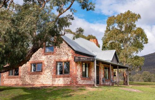 Halls Gap House | Grampians Pioneer Cottages