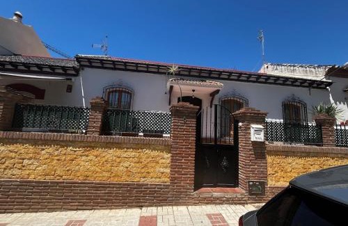 Las Acacias House | Gran casa cerca de la playa con 3 dormitorios en Pedregalejo