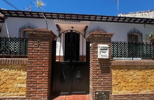 Las Acacias House | Gran casa cerca de la playa con 3 dormitorios en Pedregalejo