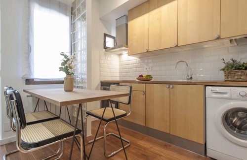 Palacio Apartment | Gran Via VI-cozy downtown apartment