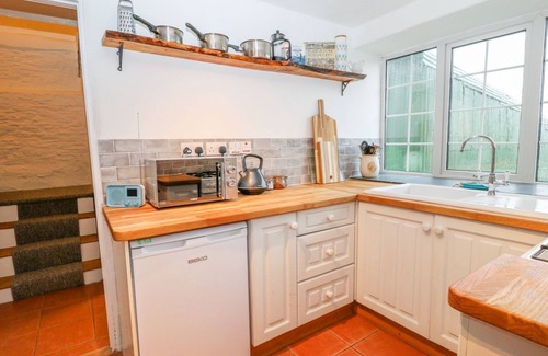 Looe Cottage | Granary - 17th century converted cottage