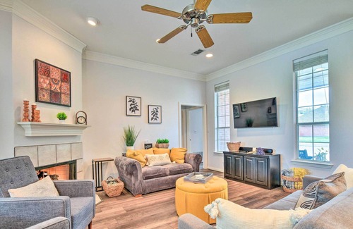 Granbury House | Granbury Abode w/ Pool & Grill ~ 3 Miles to Lake!