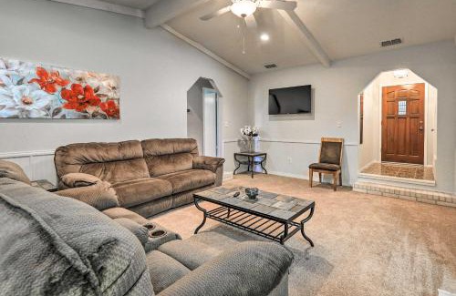 Granbury House | Granbury Getaway with Lake Views 2 Mi to Downtown!