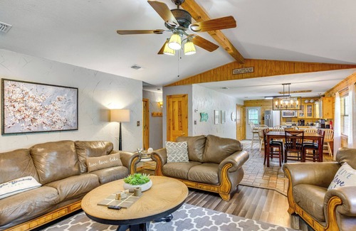 Granbury House | Granbury Home w/Waterfront Deck: 5 Mi to Downtown
