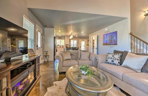 Granbury House | Granbury Home with Hot Tub and Furnished Patio!