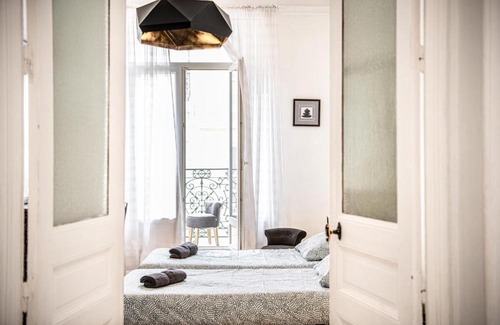 1st Arrondissement Apartment | Grand 2 chambres avec balcon Parc Longchamp