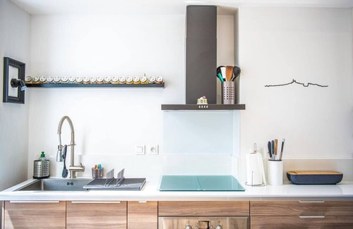 1st Arrondissement Apartment | Grand 2 chambres avec balcon Parc Longchamp