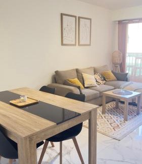 Saint-Sylvestre Apartment | Grand 2 pièces avec terrasse à 15mn en bus Centre-ville, Gare et Promenade des Anglais