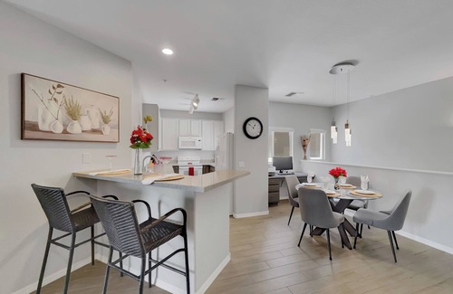 Superstition Lakes House | Grand 2nd Floor Condo, Heated Comm Pool, Golf Views!