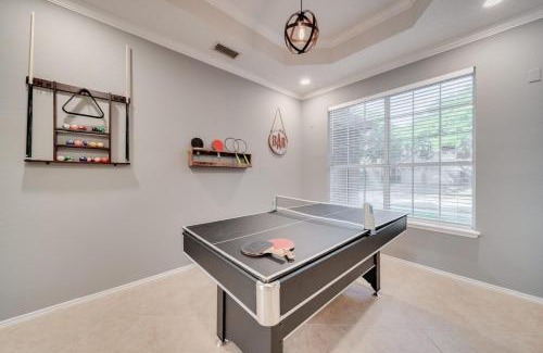 Grand Prairie House | Grand 6BR 2,5BA Holiday Home with Pool, Grill & Game Room
