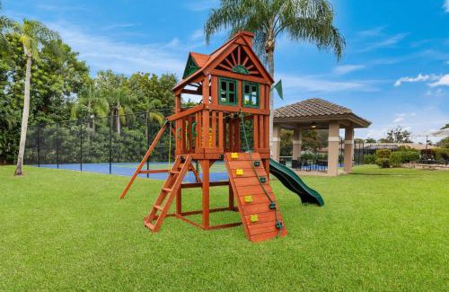 Plantation Villa | Grand 6BR Plantation Estate w Tennis POOL