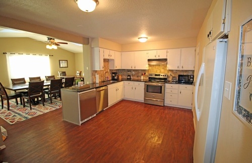 Carlsbad House | Grand Abode - Beautiful Spacious Home for families