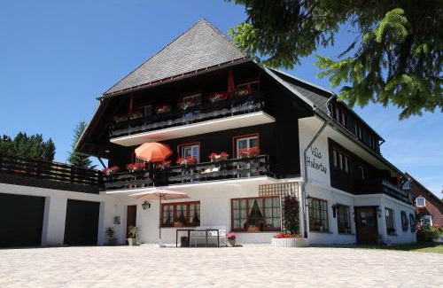 Barental Apartment | Grand Apartment mit Titisee-Blick - Villa Hubertus