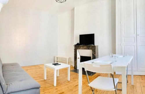 Bollee Apartment | GRAND APPART CENTRE VILLE TOUT CONFORT 4 Personnes