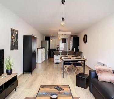 Saint-Honore - Jeanne d'Arc Apartment | GRAND APPART TERRASSE PARKING DESIGN