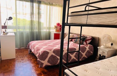 Saint-Fargeau Apartment | Grand appartement avec balcon et parking gratuit sur place