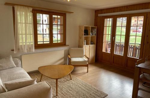 Evolene Apartment | Grand appartement calme avec vue, balcon et parking couvert