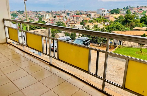 Yaounde Apartment | Grand appartement de 3 chambres panoramique