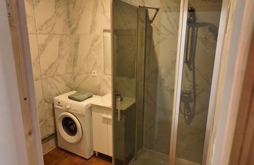 Valenciennes Apartment | Grand appartement de ville avec 2 places de parking privées intérieur
