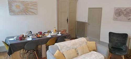 Castres Apartment | Grand Appartement Hyper Centre Castres 5 Chambres 10 personnes
