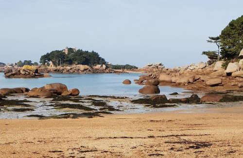 Perros-Guirec Apartment | Grand appartement renové centre historique proche plages
