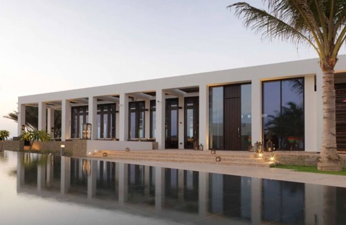 Salalah Apartment | Grand Beach Vacay! Beachfront Accommodation, Lagoon View, Outdoor Pool & Spa!