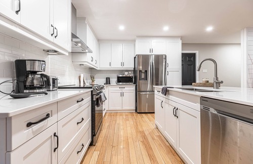 Lambton Shores Cottage | Grand Bend -Beach Spa Retreat - Villa Nicole
