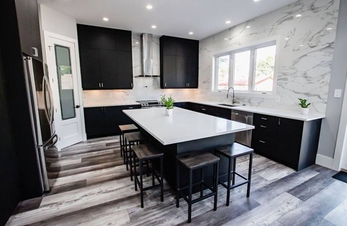 Grand Bend House | Grand Bend Modern Living Upper Unit with Separate Entrance Vacation Rental.
