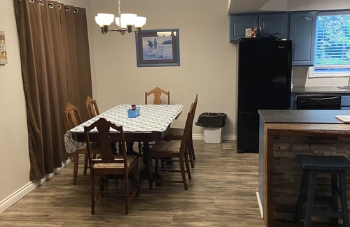 Lambton Shores Cottage | Grand Bend Riverfront 4 Season 4 BR cottage close to beaches & conservation area