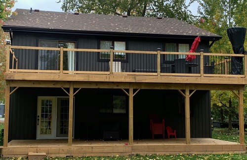 Lambton Shores Cottage | Grand Bend Riverfront 4 Season 4 BR cottage close to beaches & conservation area