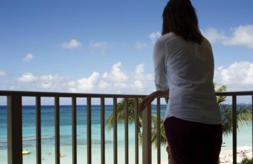 Seven Mile Beach Resort | Grand Cayman Marriott Resort