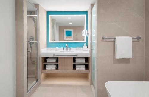 Seven Mile Beach Resort | Grand Cayman Marriott Resort