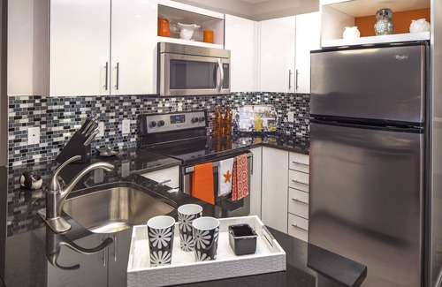 Colliers Bay Resort | Grand Cayman, Morritt's Tortuga Club! 2 bed/2 bath suite. Book now! Best Rates!
