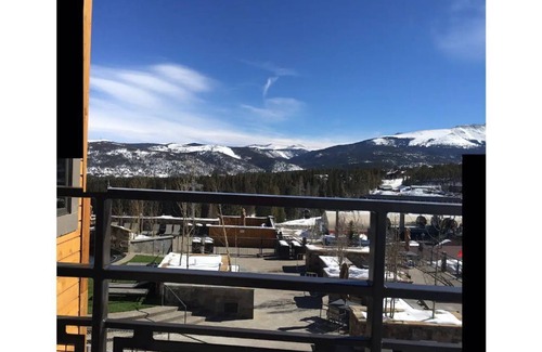 Peak 8 Condo | Grand Colorado 8; 1 BR Suite Sleeps 4; Ski In/Out