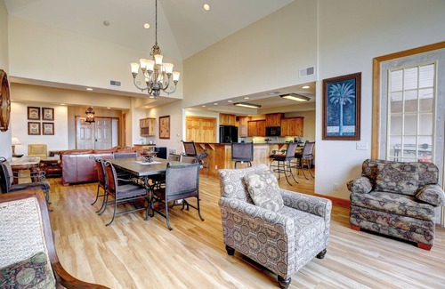 Branson Apartment | Grand Crowne Resort