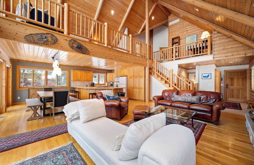 Grand Rapids House | Grand Deer Lake Log Home – Minnesota Lake Life: Swim, Fish, Boat & More