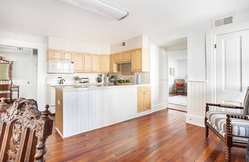 Historic District - North House | Grand Downtown Estate on Broughton for 20 Guests w/Parking by Lucky Savannah