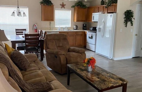 Sandy Ridge House | Grand Family House with Private Pool near Disney Parks