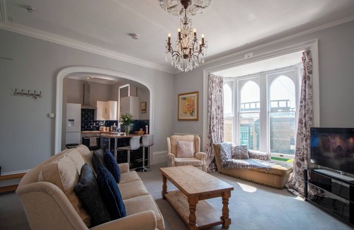 Herne Bay Apartment | Grand Flat | Heart of Herne Bay | 300m from beach