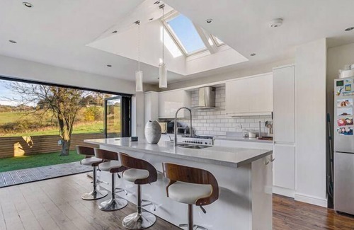 Oldham Other | Grand four bed with spectacular views and lazy spa