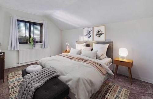 Oldham Other | Grand four bed with spectacular views and lazy spa
