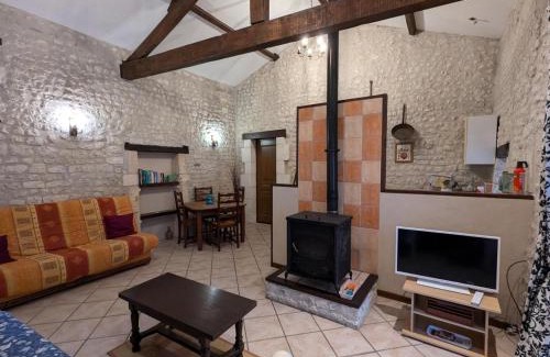 Angeduc House | Grand Gîte Familial avec Piscine Chauffée, Wi-Fi et Animaux Bienvenus - FR-1-653-272