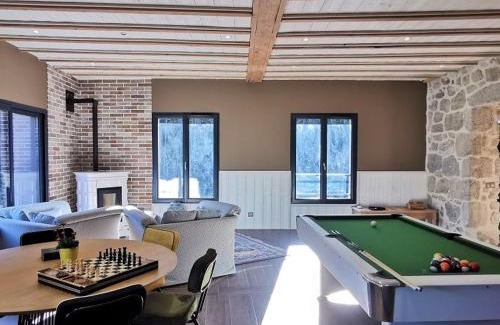 Le Chambon-sur-Lignon House | Grand gîte rénové, billard, baby-foot, vue sur rivière, terrasse, activités diverses - FR-1-582-76