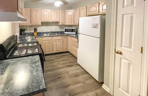 Gilbertsville House | Grand Gilbertsville Getaway Walk to Kentucky Lake